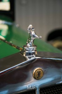 Franklin, based out of Syracuse New York, it was a luxury line from the 1920's that did not survive the depression.